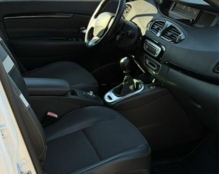 Белый Рено Сценик III, объемом двигателя 1.6 л и пробегом 211 тыс. км за 8700 $, фото 16 на Automoto.ua