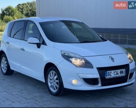 Белый Рено Сценик III, объемом двигателя 1.5 л и пробегом 207 тыс. км за 7599 $, фото 1 на Automoto.ua