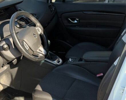 Белый Рено Сценик III, объемом двигателя 1.6 л и пробегом 211 тыс. км за 8700 $, фото 6 на Automoto.ua