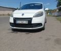 Белый Рено Сценик III, объемом двигателя 1.5 л и пробегом 295 тыс. км за 6406 $, фото 1 на Automoto.ua