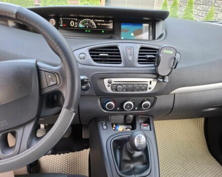 Белый Рено Сценик III, объемом двигателя 1.5 л и пробегом 266 тыс. км за 6800 $, фото 3 на Automoto.ua