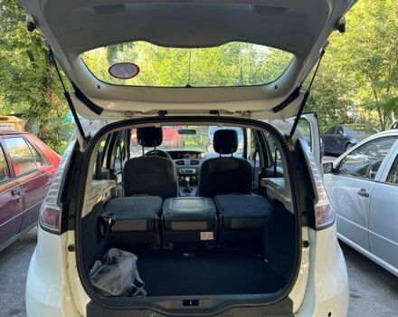 Белый Рено Сценик III, объемом двигателя 1.5 л и пробегом 213 тыс. км за 7799 $, фото 6 на Automoto.ua