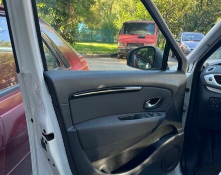 Белый Рено Сценик III, объемом двигателя 1.5 л и пробегом 213 тыс. км за 7799 $, фото 4 на Automoto.ua