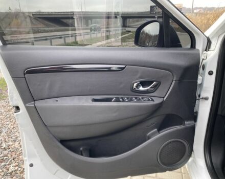 Белый Рено Сценик III, объемом двигателя 1.5 л и пробегом 188 тыс. км за 7800 $, фото 16 на Automoto.ua