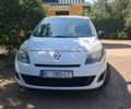 Белый Рено Сценик III, объемом двигателя 1.5 л и пробегом 370 тыс. км за 5999 $, фото 1 на Automoto.ua