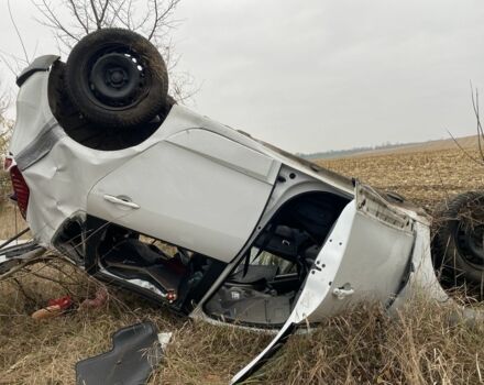 Белый Рено Сценик III, объемом двигателя 1.6 л и пробегом 290 тыс. км за 3000 $, фото 2 на Automoto.ua