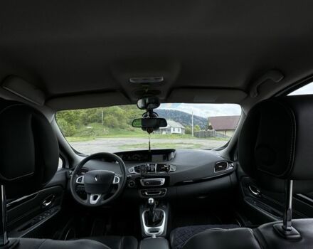 Білий Рено Сценік III, об'ємом двигуна 1.6 л та пробігом 267 тис. км за 8100 $, фото 4 на Automoto.ua