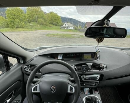 Білий Рено Сценік III, об'ємом двигуна 1.6 л та пробігом 267 тис. км за 8100 $, фото 7 на Automoto.ua