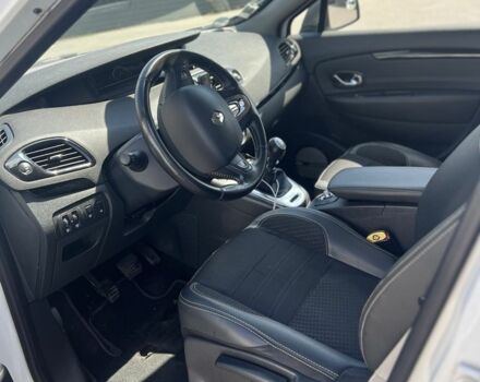 Белый Рено Сценик III, объемом двигателя 1.6 л и пробегом 184 тыс. км за 10000 $, фото 9 на Automoto.ua