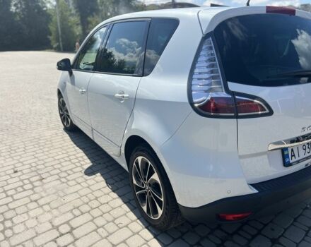 Белый Рено Сценик III, объемом двигателя 1.6 л и пробегом 184 тыс. км за 10000 $, фото 1 на Automoto.ua