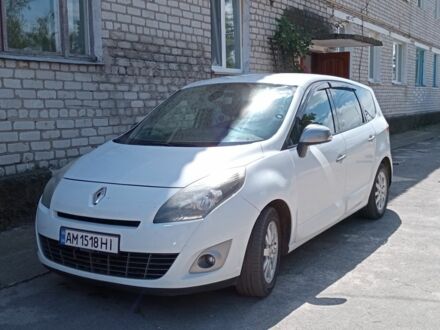 Рено Сценік III 2010 у Житомирі на Automoto.ua Білий Рено Сценік III, об'ємом двигуна 1.5 л та пробігом 300 тис. км за 6300 $, фото 1 на Automoto.ua