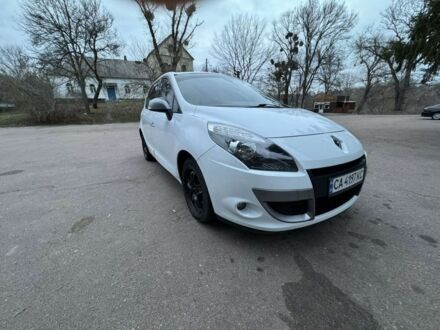 Рено Сценік III 2011 у Корсунь-Шевченковском на Automoto.ua Білий Рено Сценік III, об'ємом двигуна 1.5 л та пробігом 260 тис. км за 6400 $, фото 1 на Automoto.ua