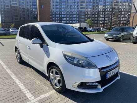 Рено Сценик III 2012 в Житомире на Automoto.ua Белый Рено Сценик III, объемом двигателя 1.6 л и пробегом 283 тыс. км за 7100 $, фото 1 на Automoto.ua