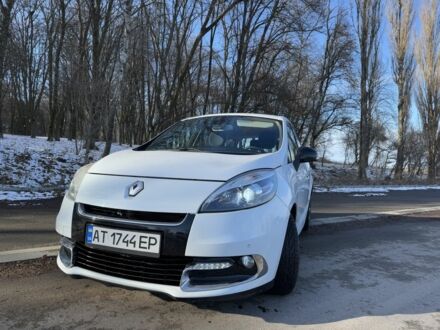 Белый Рено Сценик III, объемом двигателя 1.5 л и пробегом 205 тыс. км за 8000 $, фото 1 на Automoto.ua