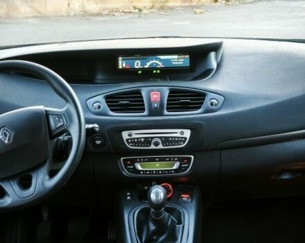 Бежевый Рено Сценик III, объемом двигателя 1.5 л и пробегом 216 тыс. км за 7400 $, фото 10 на Automoto.ua