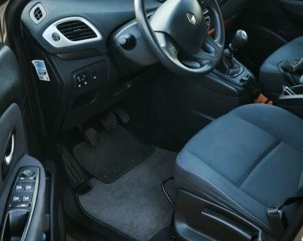 Бежевый Рено Сценик III, объемом двигателя 1.5 л и пробегом 216 тыс. км за 7400 $, фото 9 на Automoto.ua