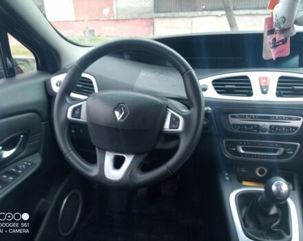 Черный Рено Сценик III, объемом двигателя 2 л и пробегом 238 тыс. км за 7600 $, фото 4 на Automoto.ua