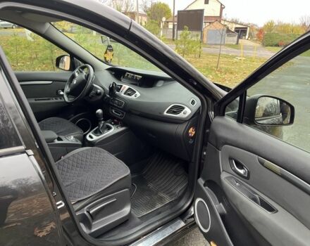 Черный Рено Сценик III, объемом двигателя 1.9 л и пробегом 300 тыс. км за 6500 $, фото 10 на Automoto.ua