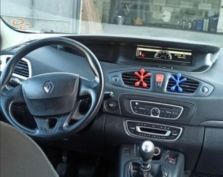 Черный Рено Сценик III, объемом двигателя 1.9 л и пробегом 215 тыс. км за 7400 $, фото 4 на Automoto.ua