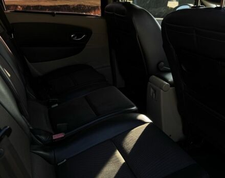 Черный Рено Сценик III, объемом двигателя 1.5 л и пробегом 302 тыс. км за 6500 $, фото 5 на Automoto.ua