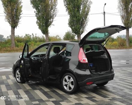 Чорний Рено Сценік III, об'ємом двигуна 1.5 л та пробігом 250 тис. км за 5800 $, фото 9 на Automoto.ua