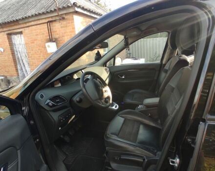 Чорний Рено Сценік III, об'ємом двигуна 1.6 л та пробігом 203 тис. км за 9000 $, фото 4 на Automoto.ua