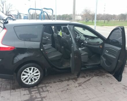 Черный Рено Сценик III, объемом двигателя 1.5 л и пробегом 305 тыс. км за 8200 $, фото 9 на Automoto.ua