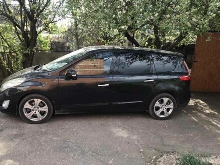 Рено Сценик III 2010 в Полтаве на Automoto.ua Черный Рено Сценик III, объемом двигателя 2 л и пробегом 245 тыс. км за 7800 $, фото 1 на Automoto.ua