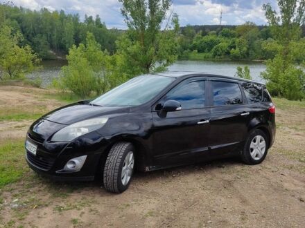Рено Сценік III 2011 у Житомирі на Automoto.ua Чорний Рено Сценік III, об'ємом двигуна 1.9 л та пробігом 230 тис. км за 6000 $, фото 1 на Automoto.ua