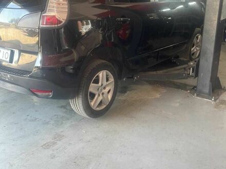 Черный Рено Сценик III, объемом двигателя 1.5 л и пробегом 247 тыс. км за 9500 $, фото 1 на Automoto.ua