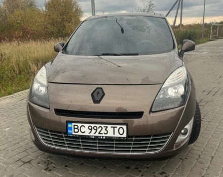 Коричневый Рено Сценик III, объемом двигателя 1.9 л и пробегом 254 тыс. км за 6700 $, фото 15 на Automoto.ua