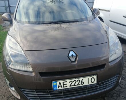 Коричневый Рено Сценик III, объемом двигателя 1.5 л и пробегом 200 тыс. км за 7800 $, фото 3 на Automoto.ua