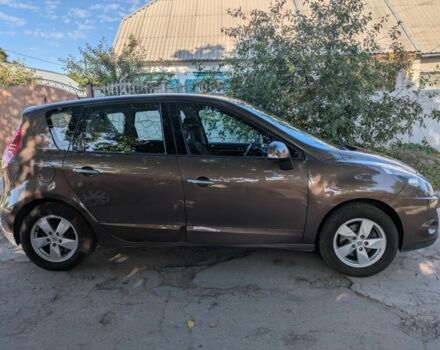 Рено Сценик III 2010 в Днепре (Днепропетровске) на Automoto.ua Коричневый Рено Сценик III, объемом двигателя 1.4 л и пробегом 195 тыс. км за 3600 $, фото 1 на Automoto.ua