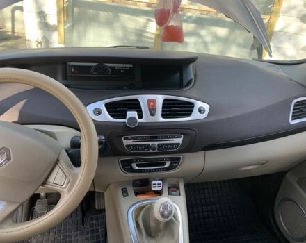 Коричневый Рено Сценик III, объемом двигателя 1.5 л и пробегом 200 тыс. км за 7800 $, фото 4 на Automoto.ua