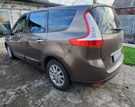 Коричневый Рено Сценик III, объемом двигателя 1.5 л и пробегом 200 тыс. км за 7800 $, фото 1 на Automoto.ua