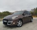 Коричневий Рено Сценік III, об'ємом двигуна 1.5 л та пробігом 302 тис. км за 6970 $, фото 1 на Automoto.ua
