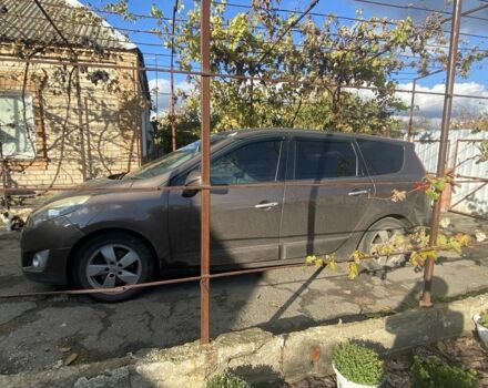 Коричневый Рено Сценик III, объемом двигателя 1.5 л и пробегом 280 тыс. км за 5500 $, фото 3 на Automoto.ua