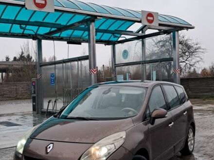 Коричневый Рено Сценик III, объемом двигателя 1.4 л и пробегом 203 тыс. км за 5399 $, фото 1 на Automoto.ua