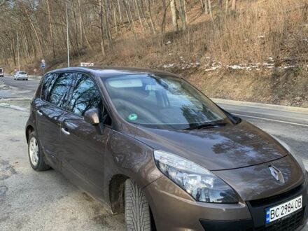 Коричневий Рено Сценік III, об'ємом двигуна 0.15 л та пробігом 230 тис. км за 6500 $, фото 1 на Automoto.ua