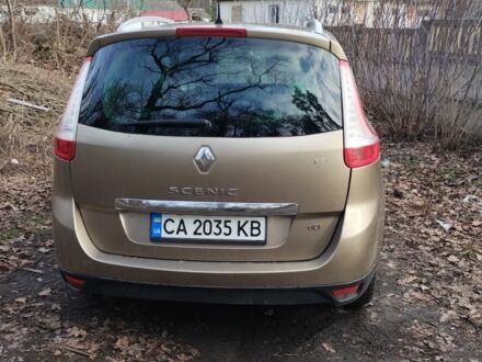 Рено Сценик III 2014 в Умани на Automoto.ua Коричневый Рено Сценик III, объемом двигателя 1.6 л и пробегом 300 тыс. км за 8999 $, фото 1 на Automoto.ua