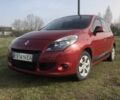 Красный Рено Сценик III, объемом двигателя 1.6 л и пробегом 110 тыс. км за 7700 $, фото 1 на Automoto.ua