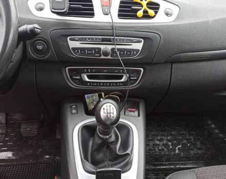 Красный Рено Сценик III, объемом двигателя 1.5 л и пробегом 224 тыс. км за 7600 $, фото 2 на Automoto.ua