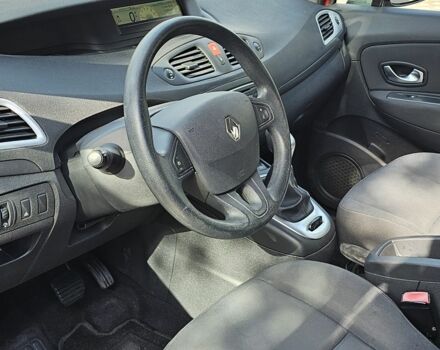 Красный Рено Сценик III, объемом двигателя 2 л и пробегом 224 тыс. км за 8356 $, фото 9 на Automoto.ua