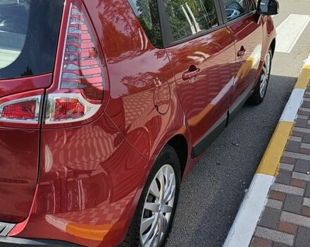 Красный Рено Сценик III, объемом двигателя 2 л и пробегом 224 тыс. км за 8356 $, фото 4 на Automoto.ua