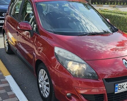 Красный Рено Сценик III, объемом двигателя 2 л и пробегом 224 тыс. км за 8356 $, фото 1 на Automoto.ua