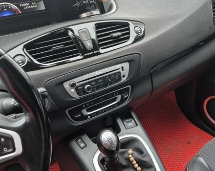 Червоний Рено Сценік III, об'ємом двигуна 1.6 л та пробігом 237 тис. км за 7500 $, фото 5 на Automoto.ua