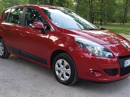 Рено Сценік III 2009 у Кропивницькому (Кіровограді) на Automoto.ua Червоний Рено Сценік III, об'ємом двигуна 1.5 л та пробігом 219 тис. км за 6500 $, фото 1 на Automoto.ua