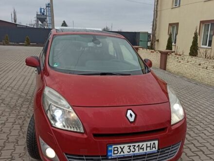 Красный Рено Сценик III, объемом двигателя 1.5 л и пробегом 224 тыс. км за 7600 $, фото 1 на Automoto.ua