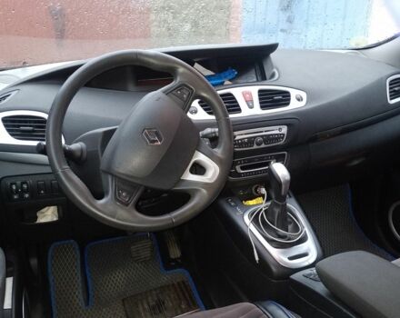 Рено Сценик III 2010 в Полтаве на Automoto.ua Серый Рено Сценик III, объемом двигателя 1.5 л и пробегом 204 тыс. км за 6500 $, фото 4 на Automoto.ua