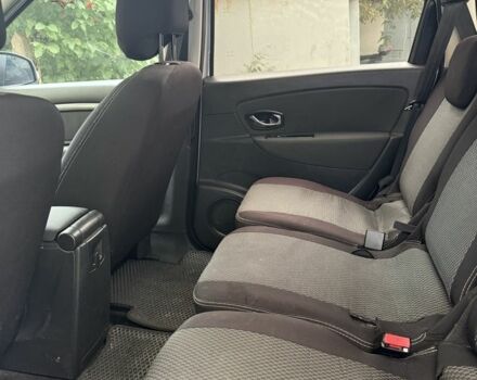 Сірий Рено Сценік III, об'ємом двигуна 1.5 л та пробігом 220 тис. км за 8500 $, фото 1 на Automoto.ua